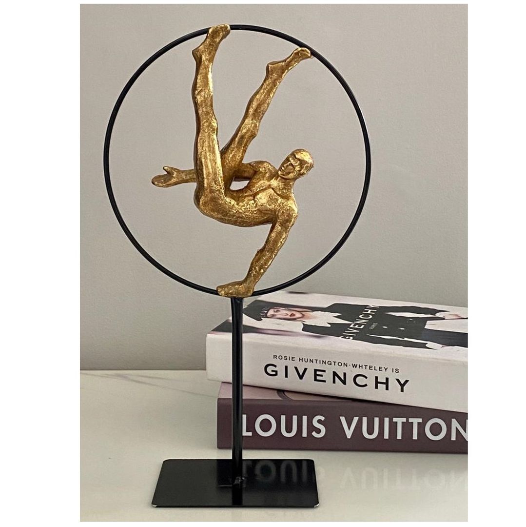 Adorno dorado de escritorio