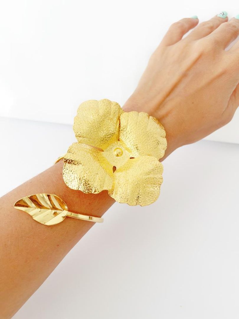 Brazalete flor hoja