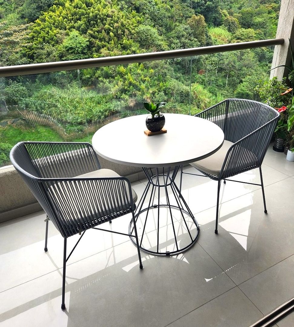 SET MESA EN CONCRETO Y SILLAS