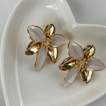 Imagen del producto Arete flor blanca 