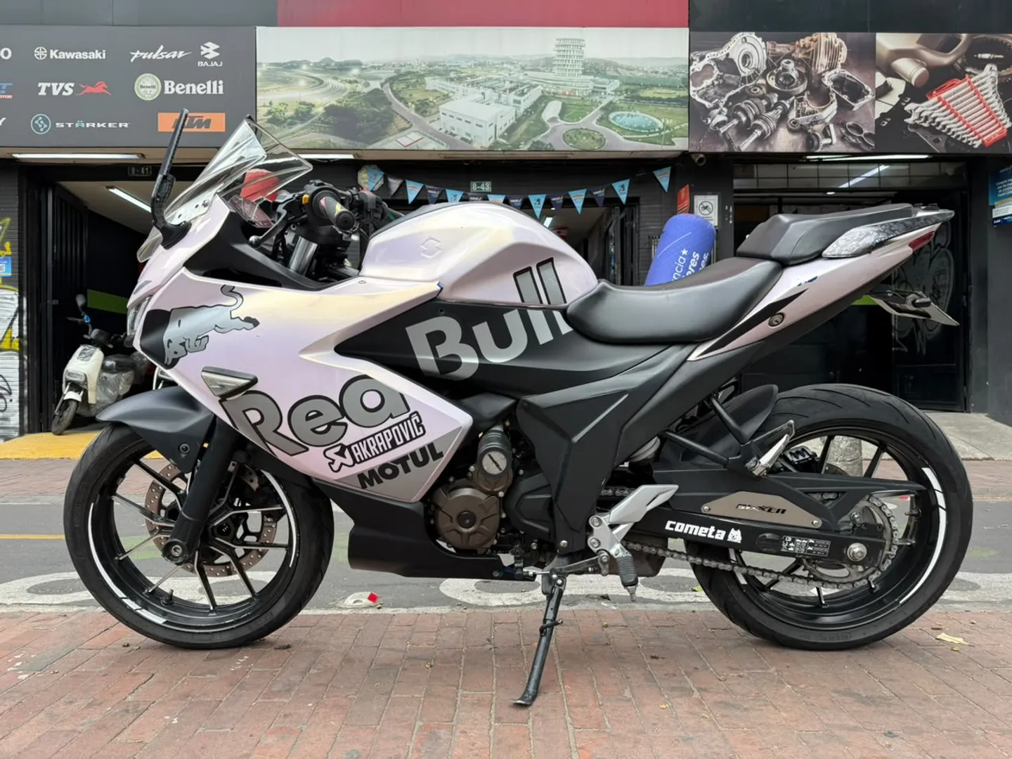 GIXXER 250 SF 