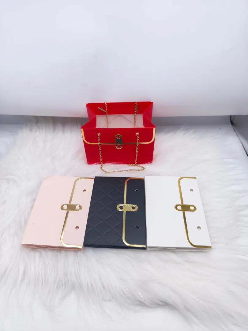 BOLSA REGALO CON CADENA JM300