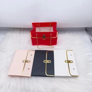 Imagen del producto BOLSA REGALO CON CADENA JM300