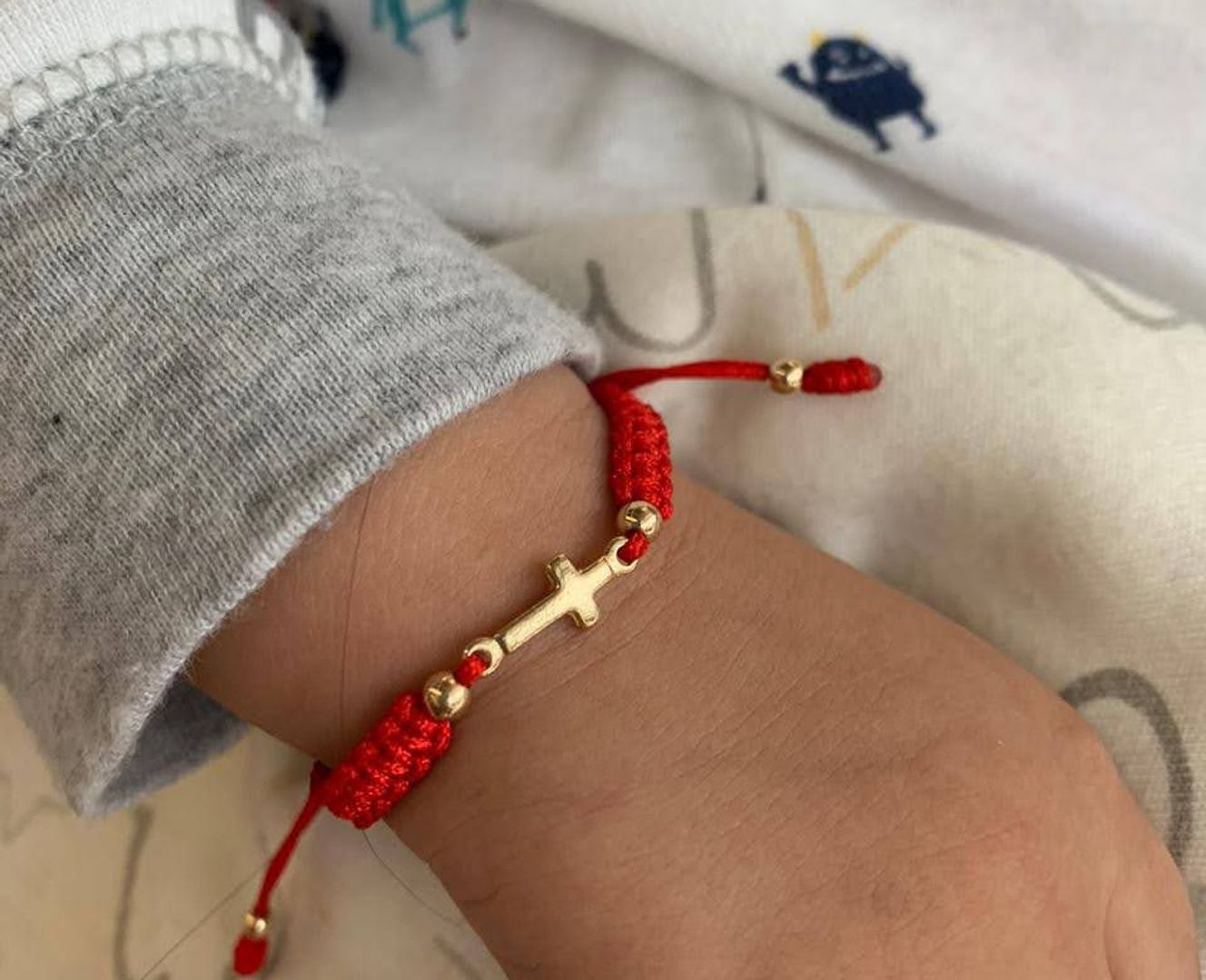 Pulsera cruz mini balin liso 4mm