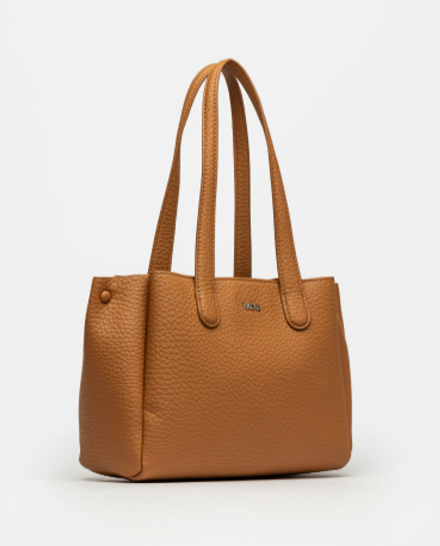 SHOPPER ERIN CUOIO
