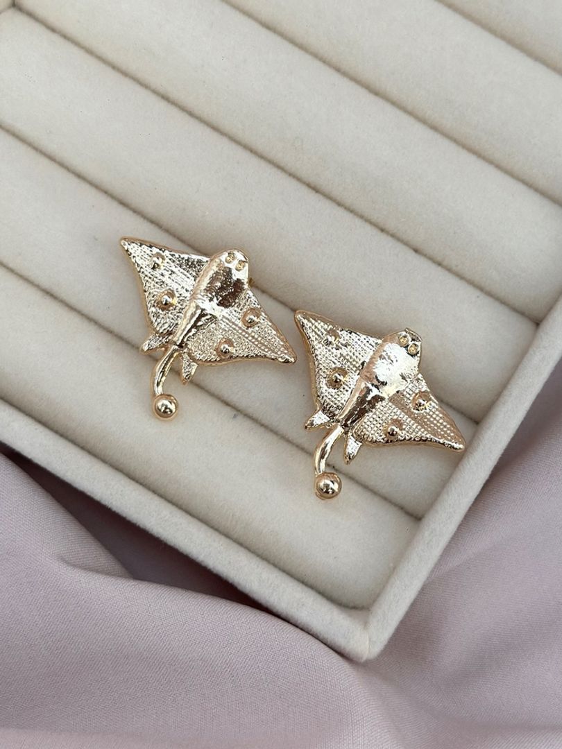 Arete mantaraya dorada 