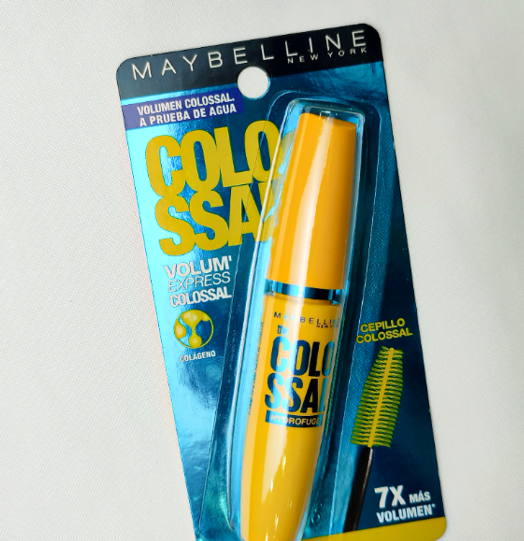 Pestañina Colossal Maybelline a prueba de agua 