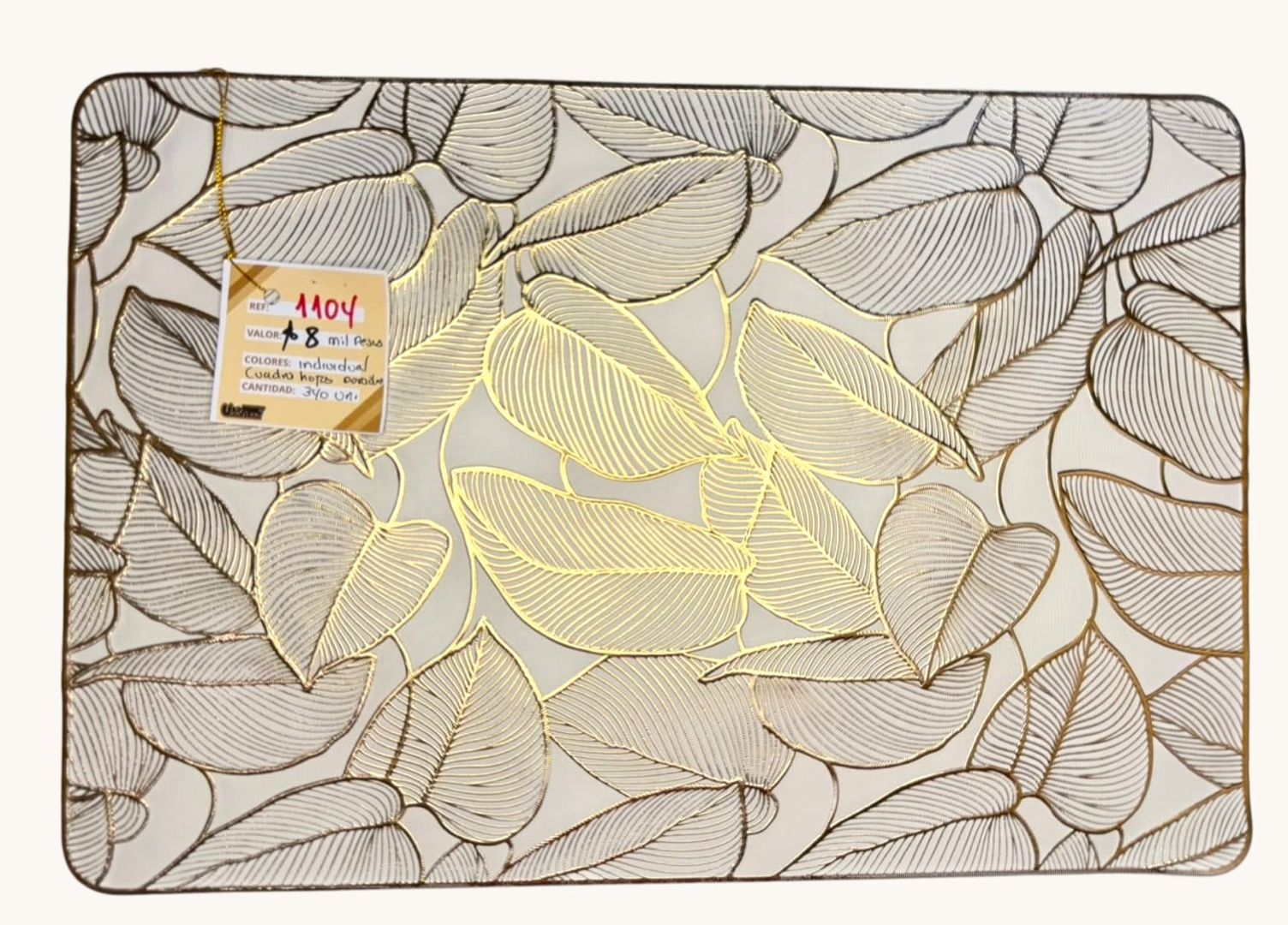 INDIVIDUAL RECTANGULAR BLANCO CON HOJAS CROMADAS