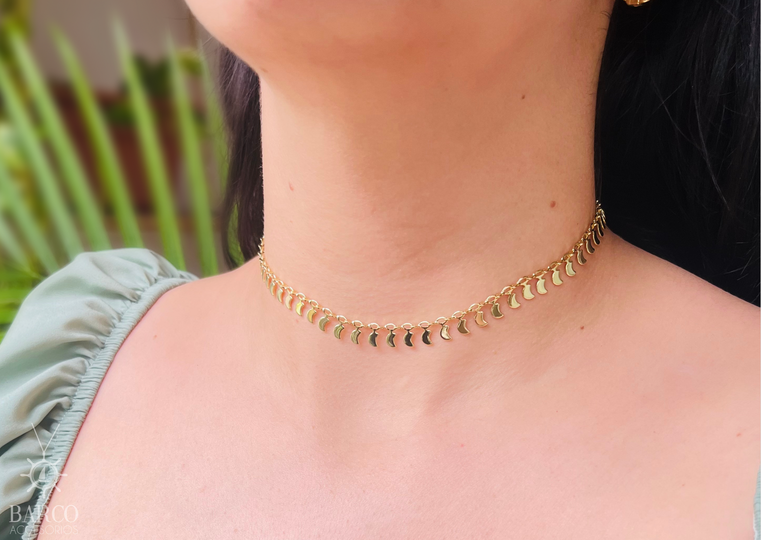 Choker lunas suspendidas