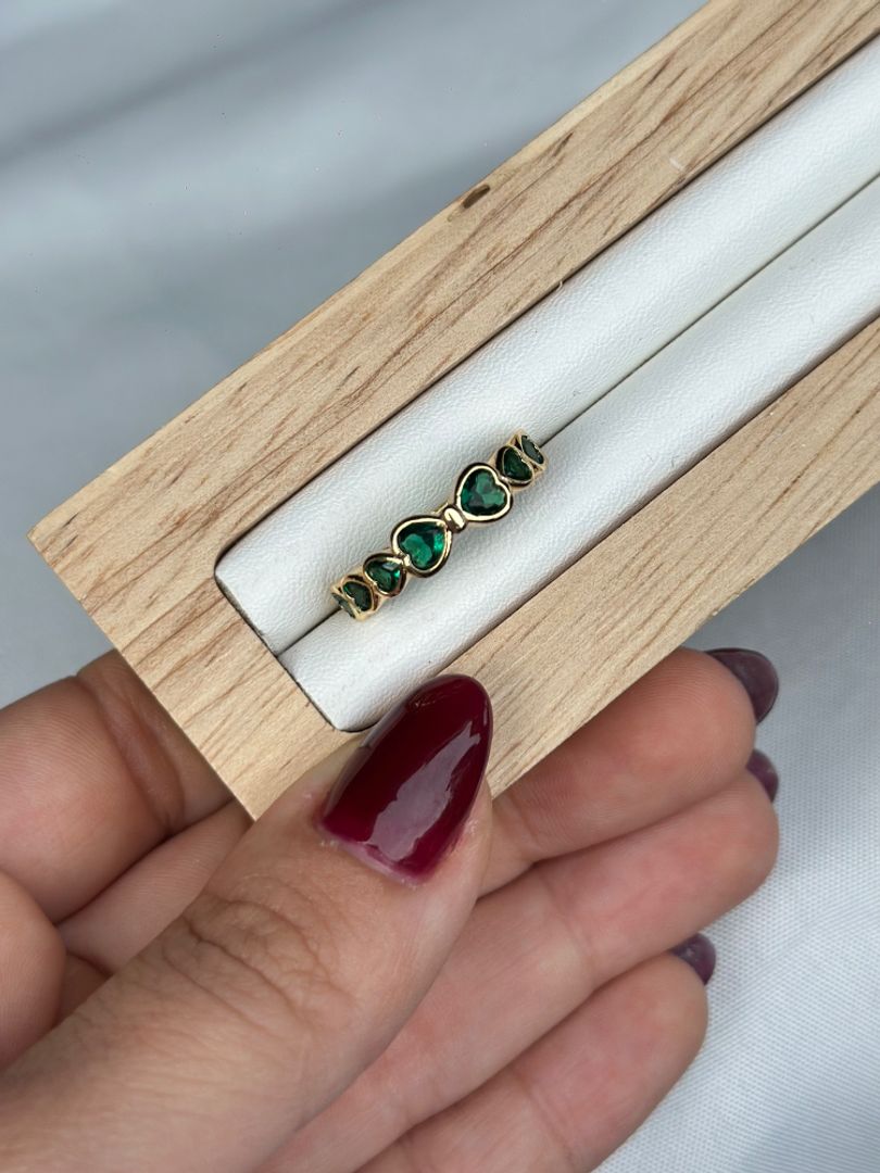 Anillo corazones Esmeralda 
