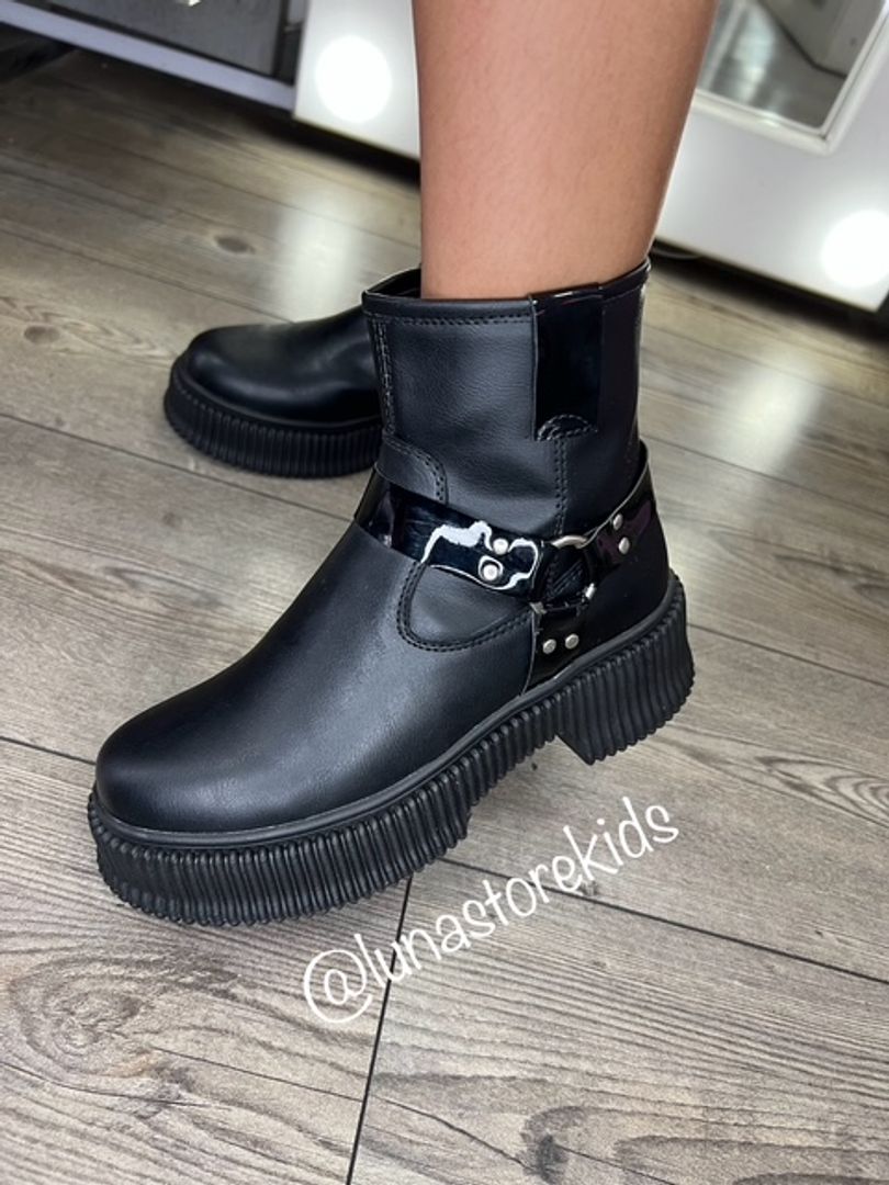 TALLAS 37, 36, 35, 34, 33, 32, 31, 30