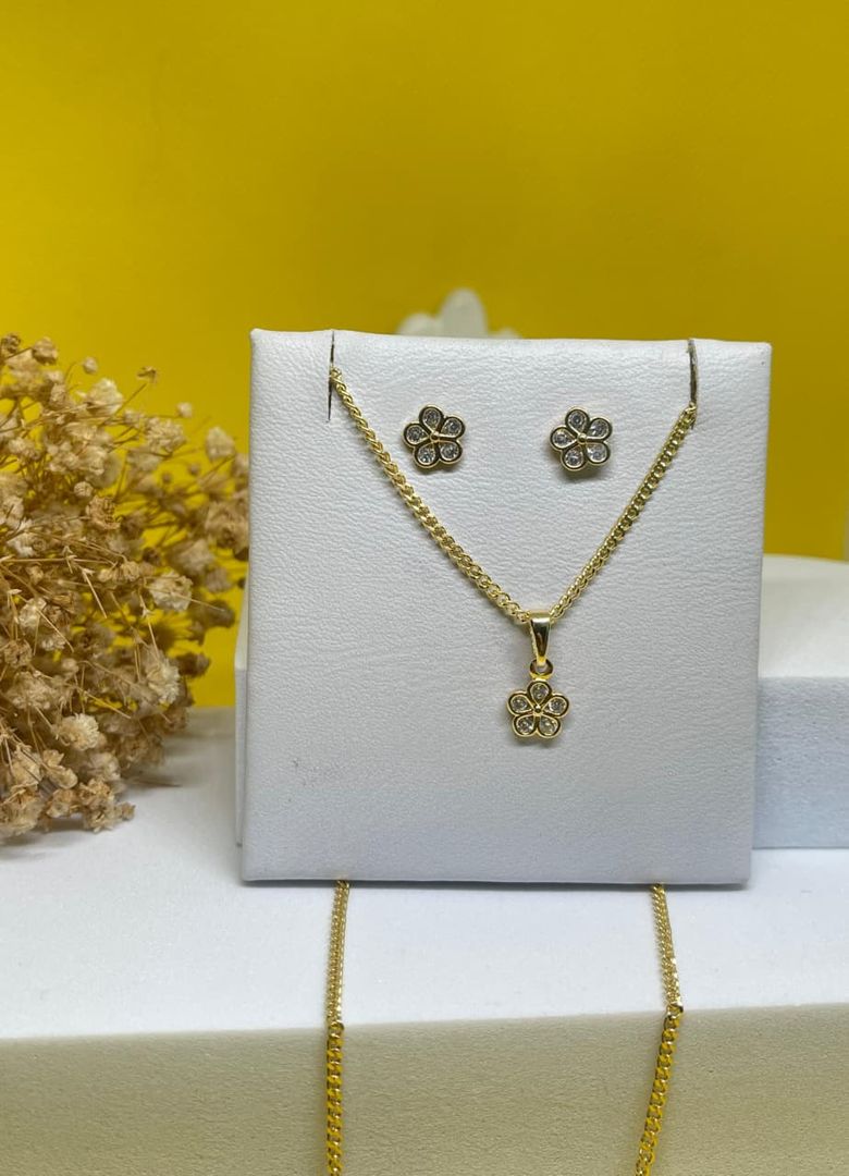 Conjunto cadena cubana 40cm + topos y dije flor cristal