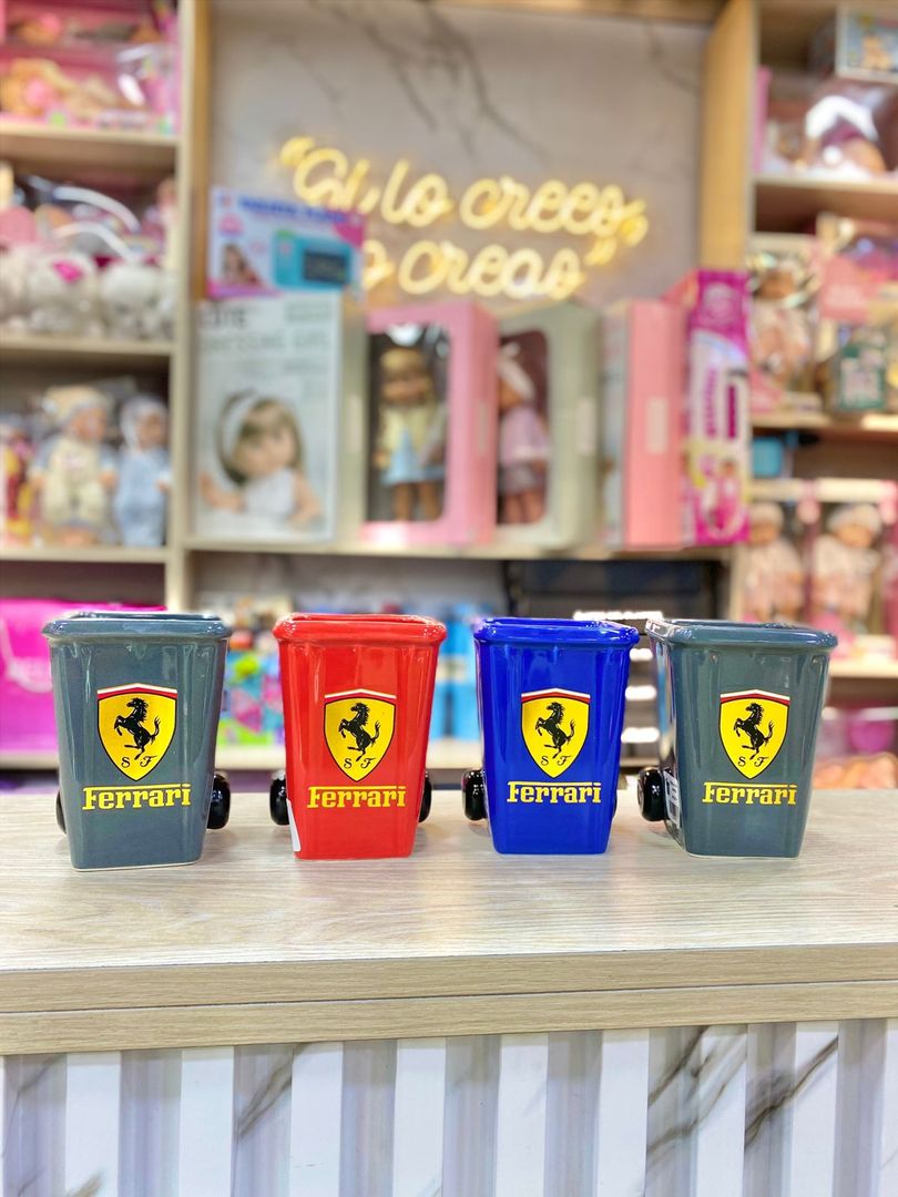 TAZA FERRARI CON RUEDAS 