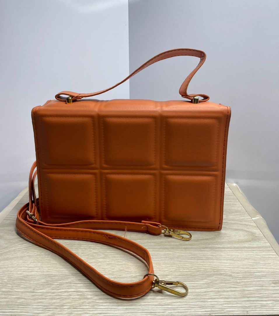 Bolso de cuadros naranja y verde 