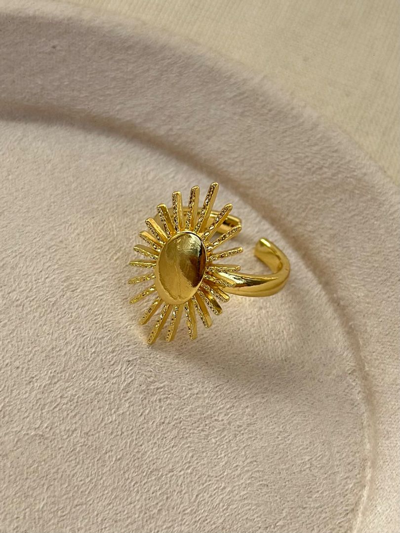 Anillo sol óvalo puntas 