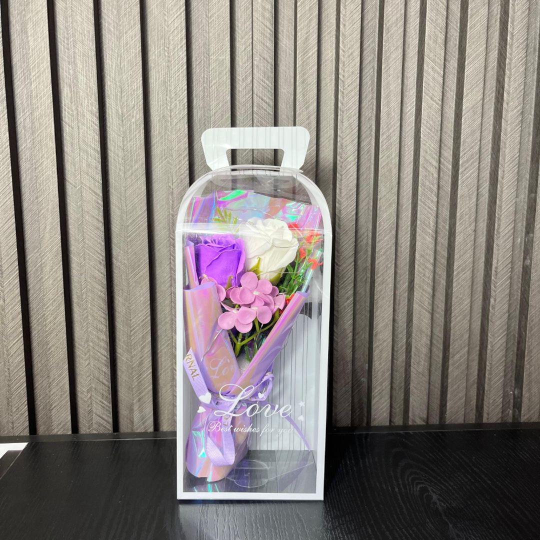 RAMO ROSAS EN ACETATO LILA GRANDE