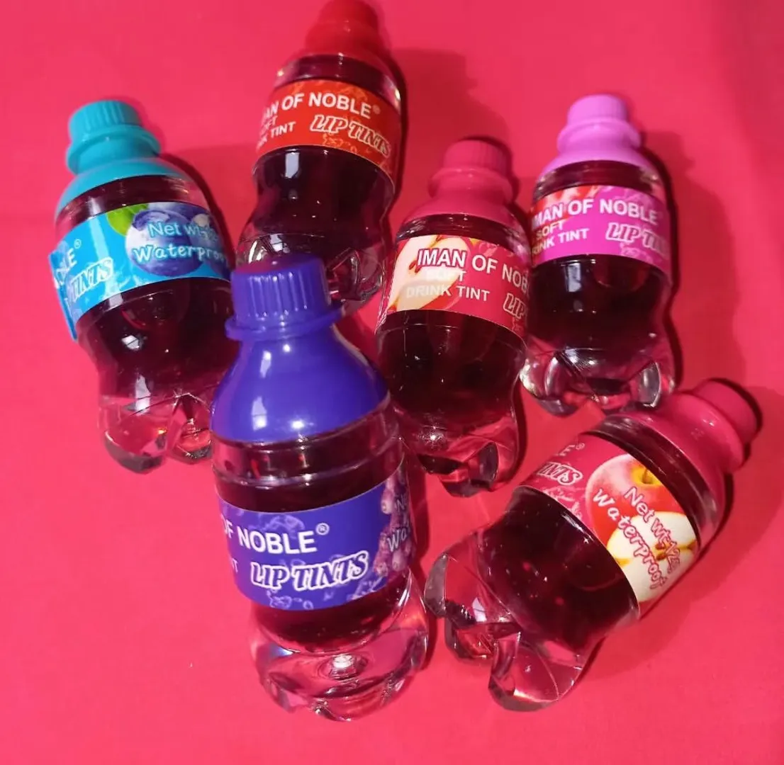TINTA EN FORMA DE REFRESCO IMAN OF NOBLE