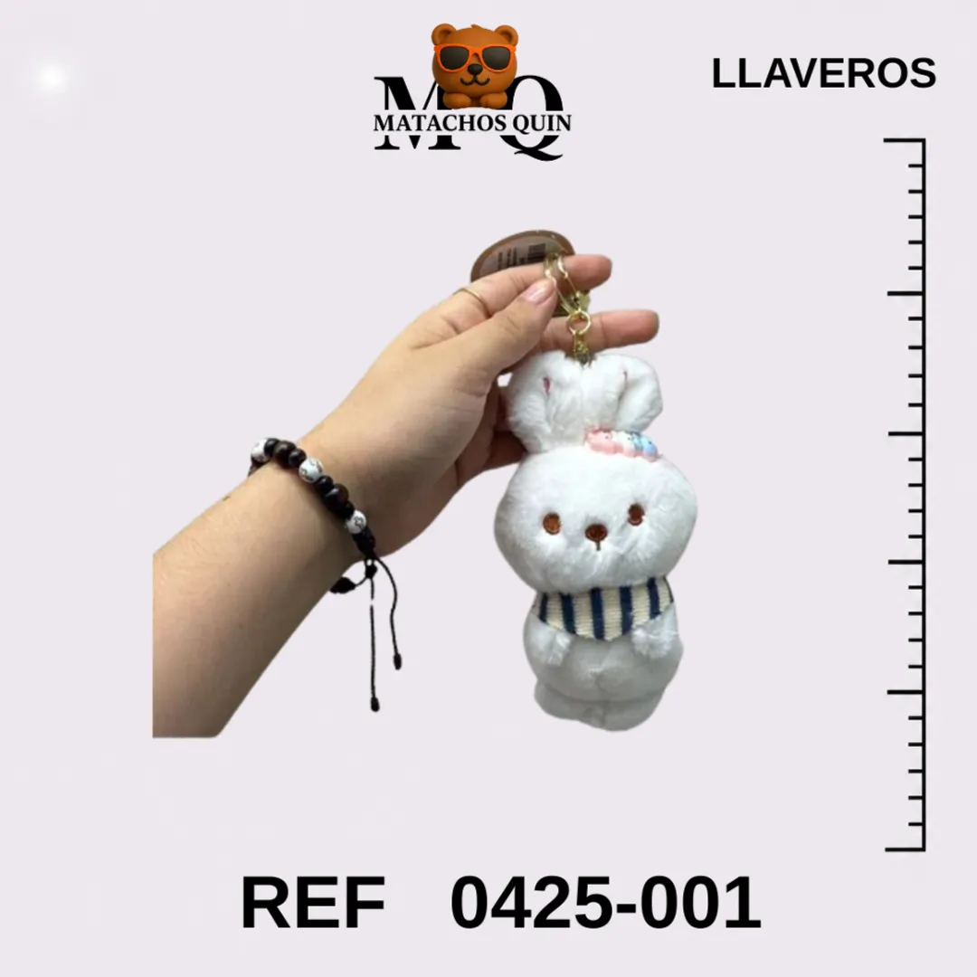 LLAVEROS DE CONEJITOS CON PAÑOLETA