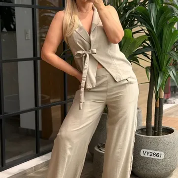 Conjunto de chaleco + pantalón - imagen 1