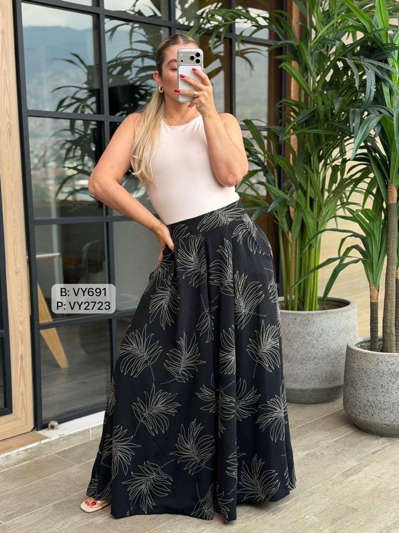 FALDA PANTALON ESTAMPADO HOJAS VY2723