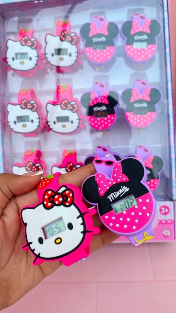RELOJ NIÑA MINNIE/ HELLO KITTY
