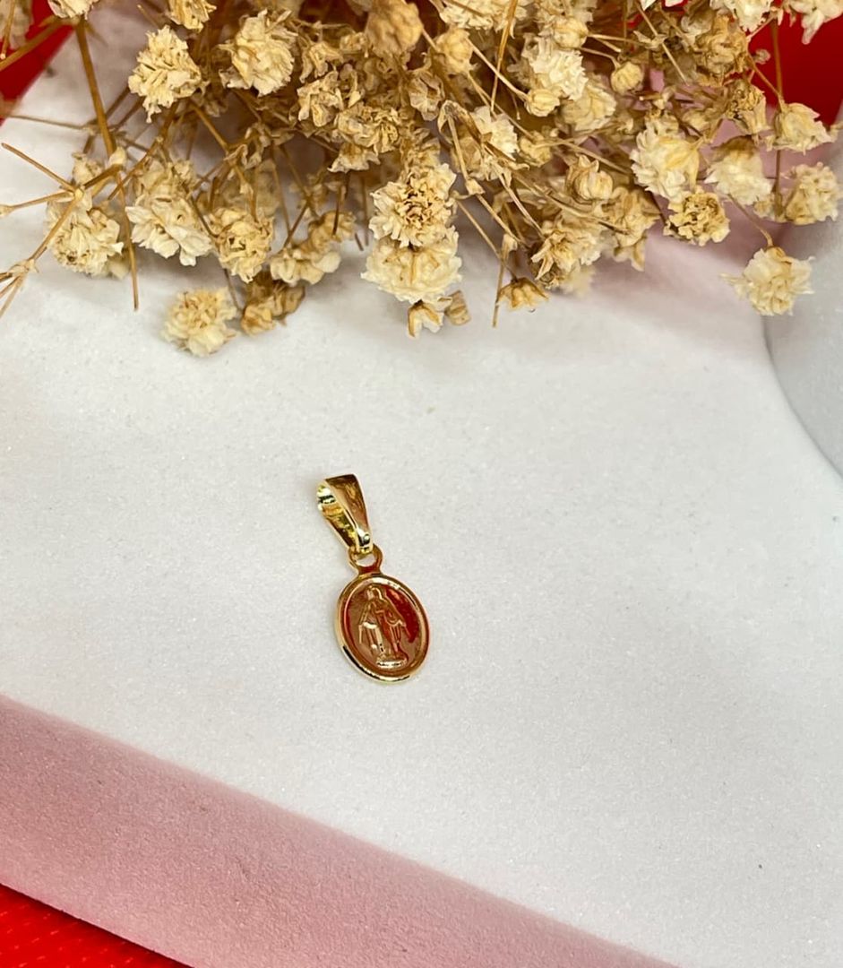 Dije virgen milagrosa mini pequeña