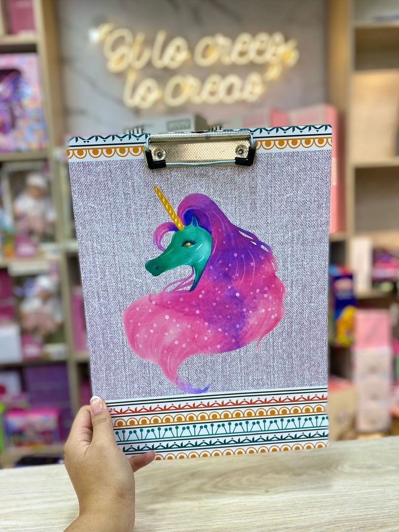 PORTAPAPEL / TABLA CON PINZA DECORADA