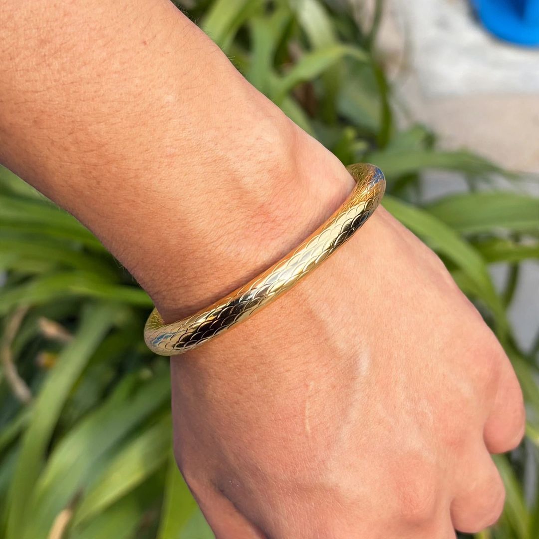 Brazalete liso/textura oro 