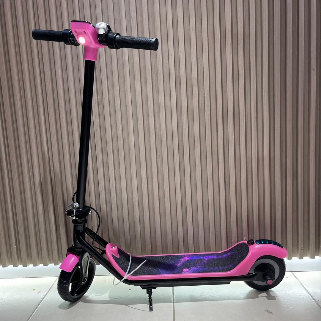 SCOOTER ELECTRICA CON BLUETHOO Y LUCES