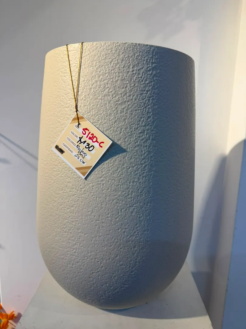 MATERO PLASTICO CILINDRICO CREMA MEDIANO