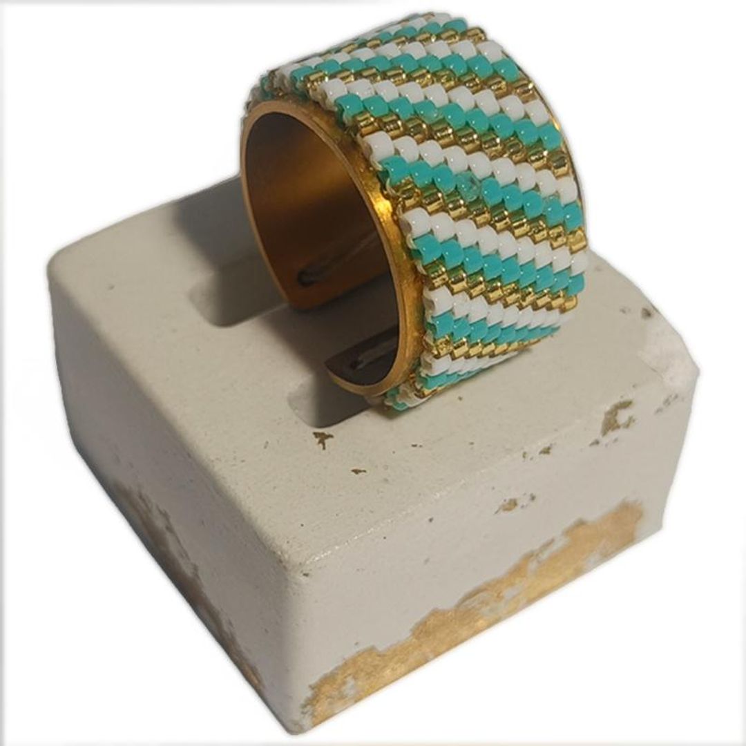 Anillo tejido en Miyuki Patrón en líneas