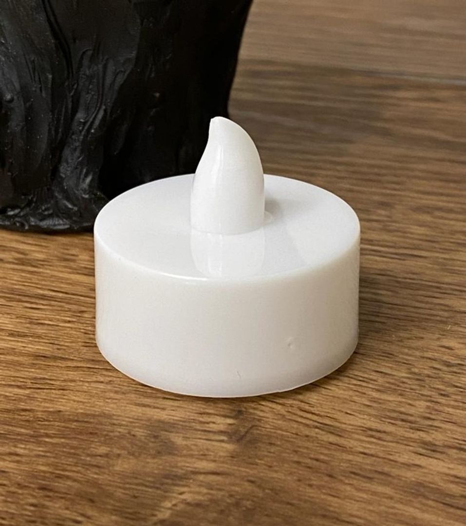 Vela Blanca Decorativa de Pilas 