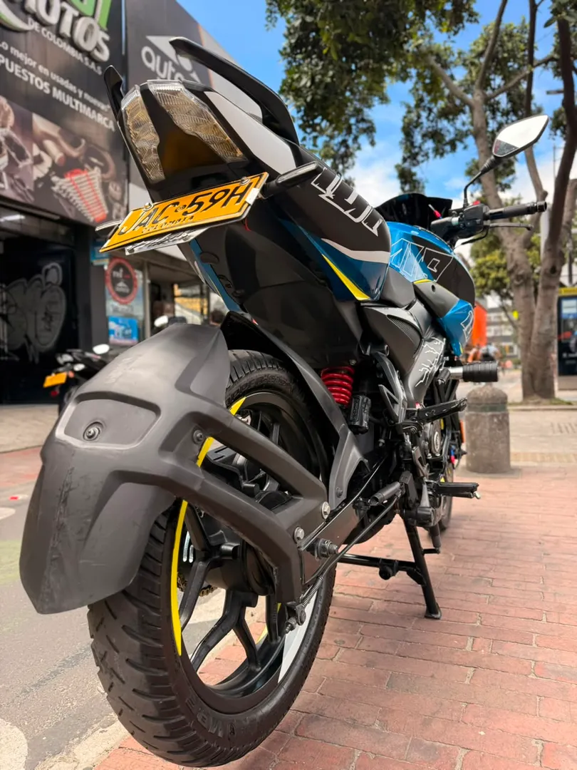 BAJAJ PULSAR NS  125 