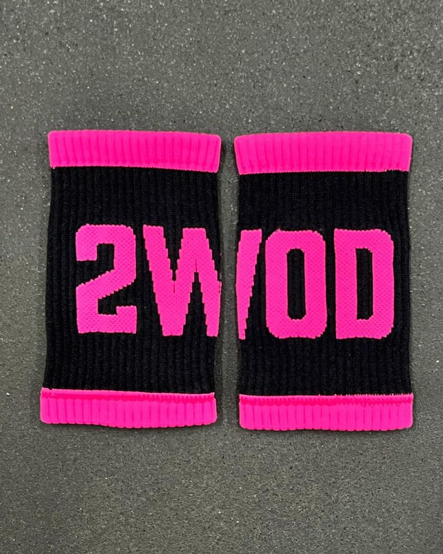 NEW MUÑEQUERAS DE SUDOR NEGRO FUCSIA 