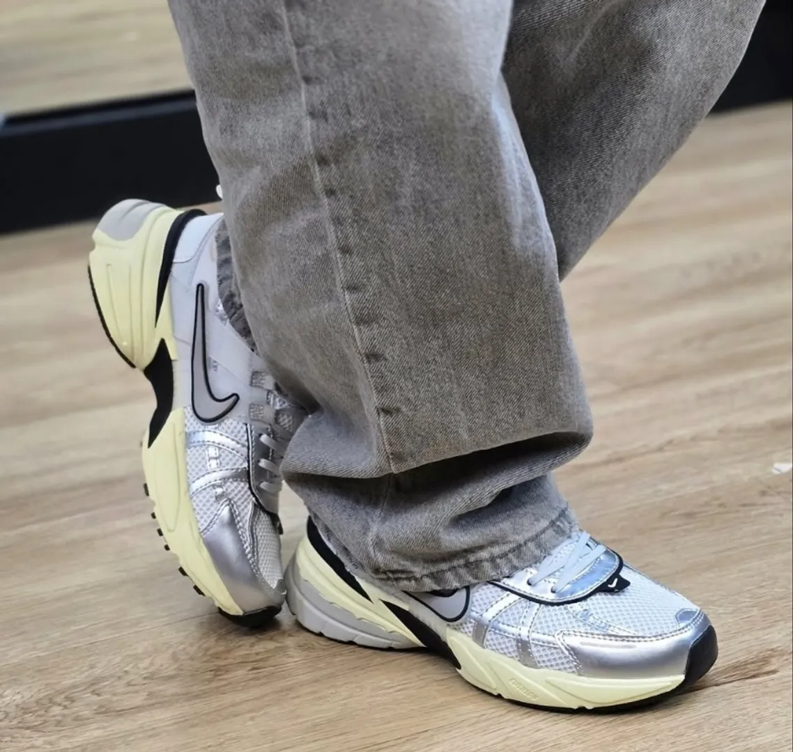 Nike V2k Run Metallic Silver