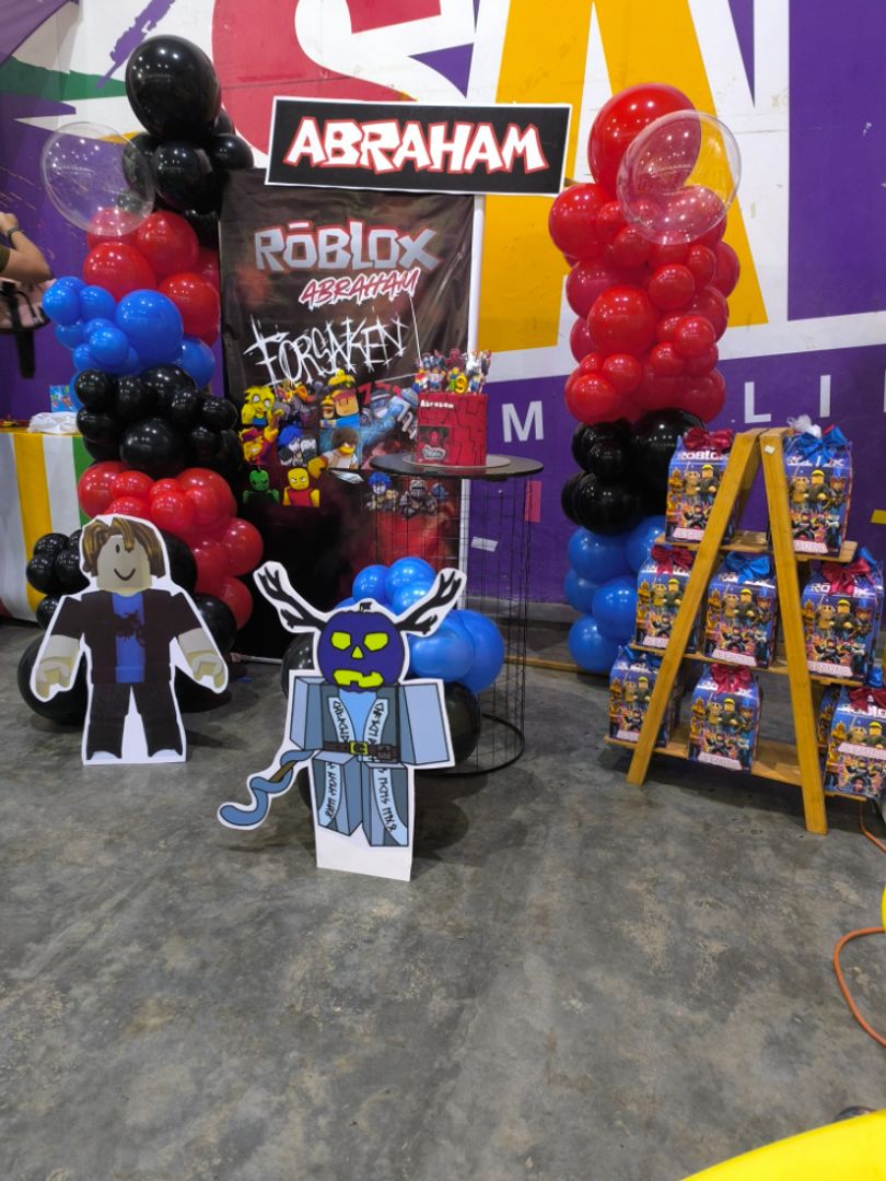 DECORACION CON GLOBOS ROBLOX