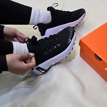 Nike Metcon Black White  - imagen 1