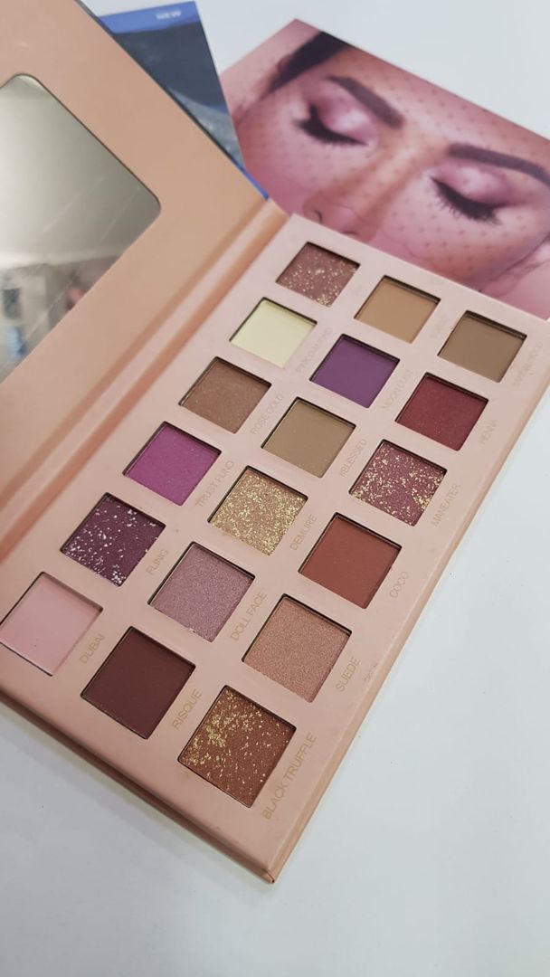 SOMBRA NUDE HUDA BEAUTY