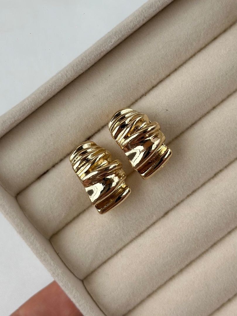 Arete dorado textura 