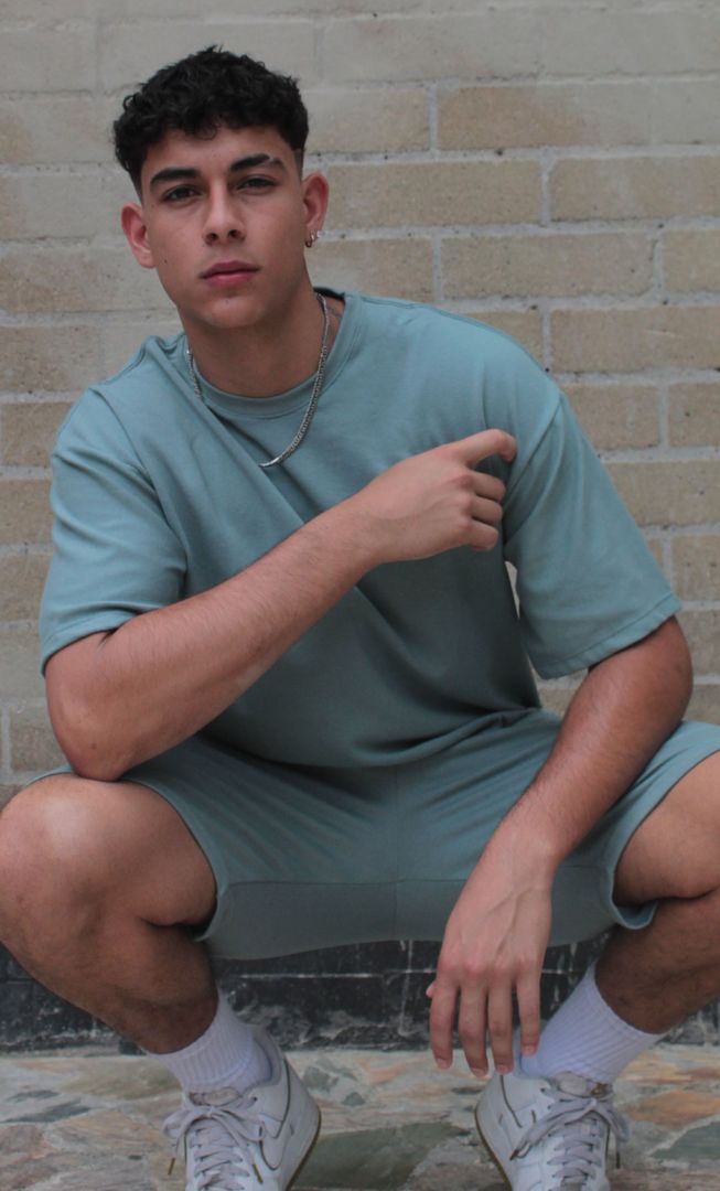 CONJUNTO BURDA OVERSIZE