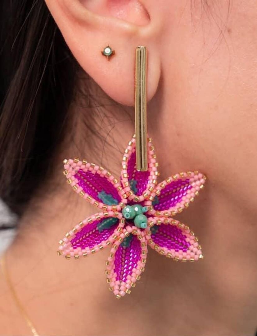 Arete Flor Miyuki con Topo Largo 