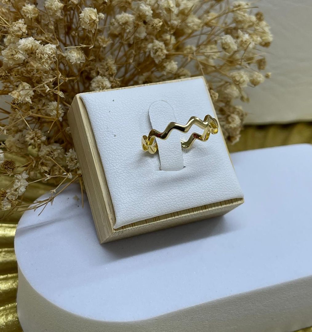 Anillo liso zig zag