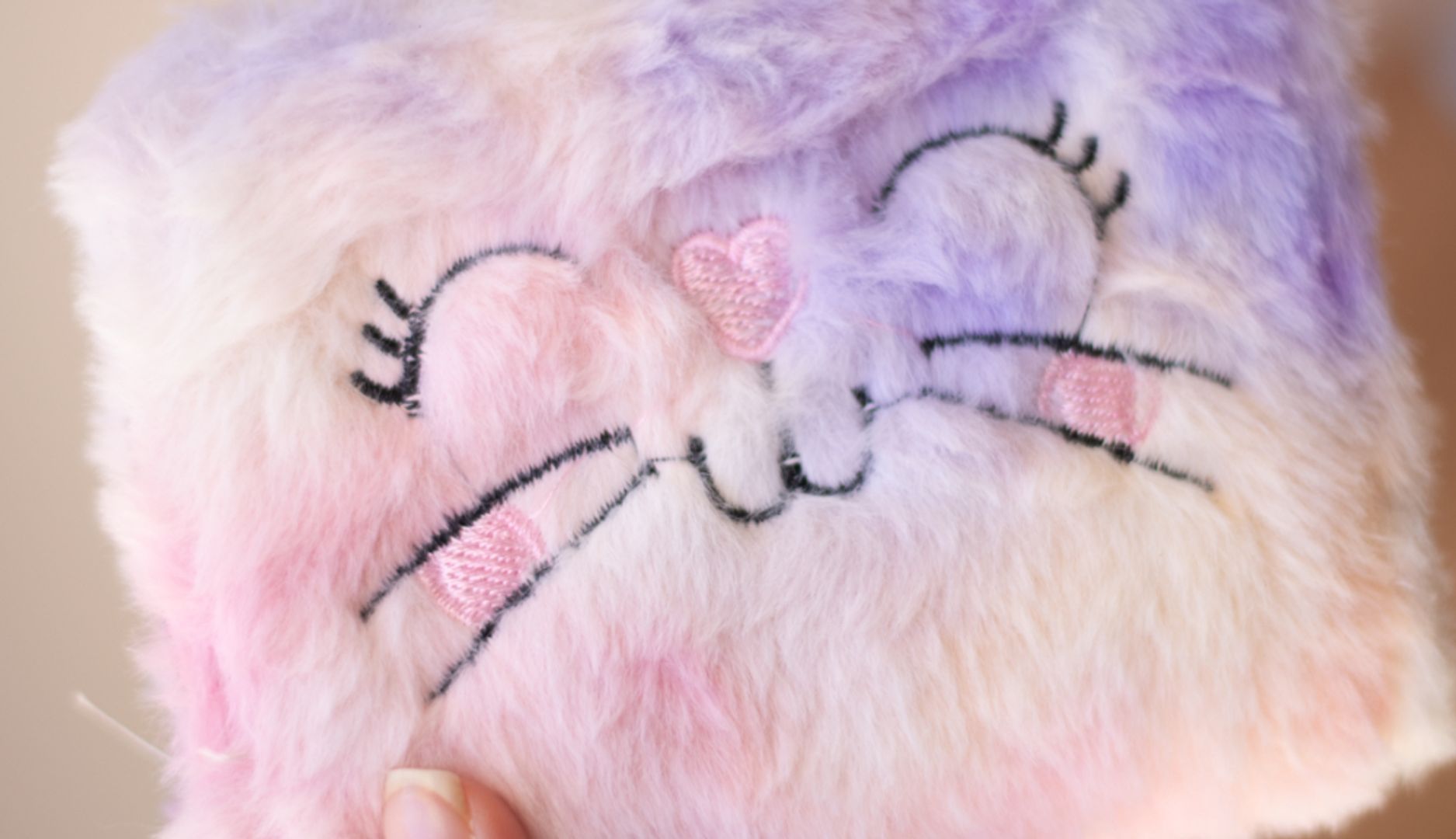 BILLETERA PELUDA PEQUEÑA 