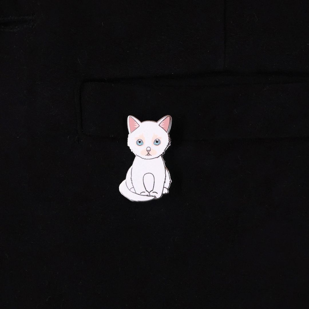 PIN GATO BLANCO