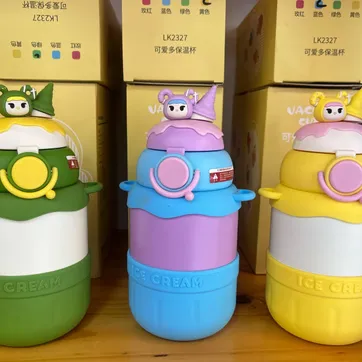 Imagen del producto Botella térmica de Kuromi y helado