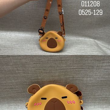 Imagen del producto CARTERA CAPIBARA CON CORREA AJUSTABLE