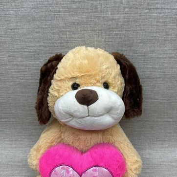 Imagen del producto PERRO CON CORAZÓN FUCSIA 40 CM