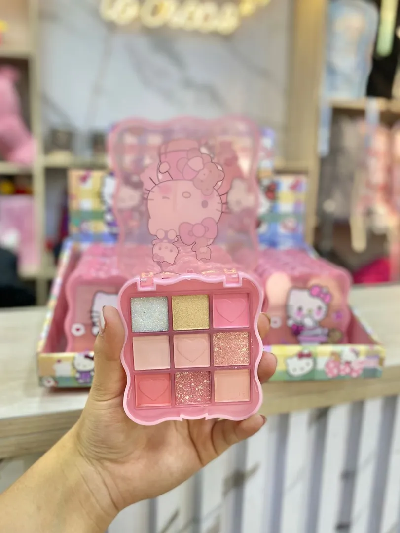 MAQUILLAJE HELLO KITTY 