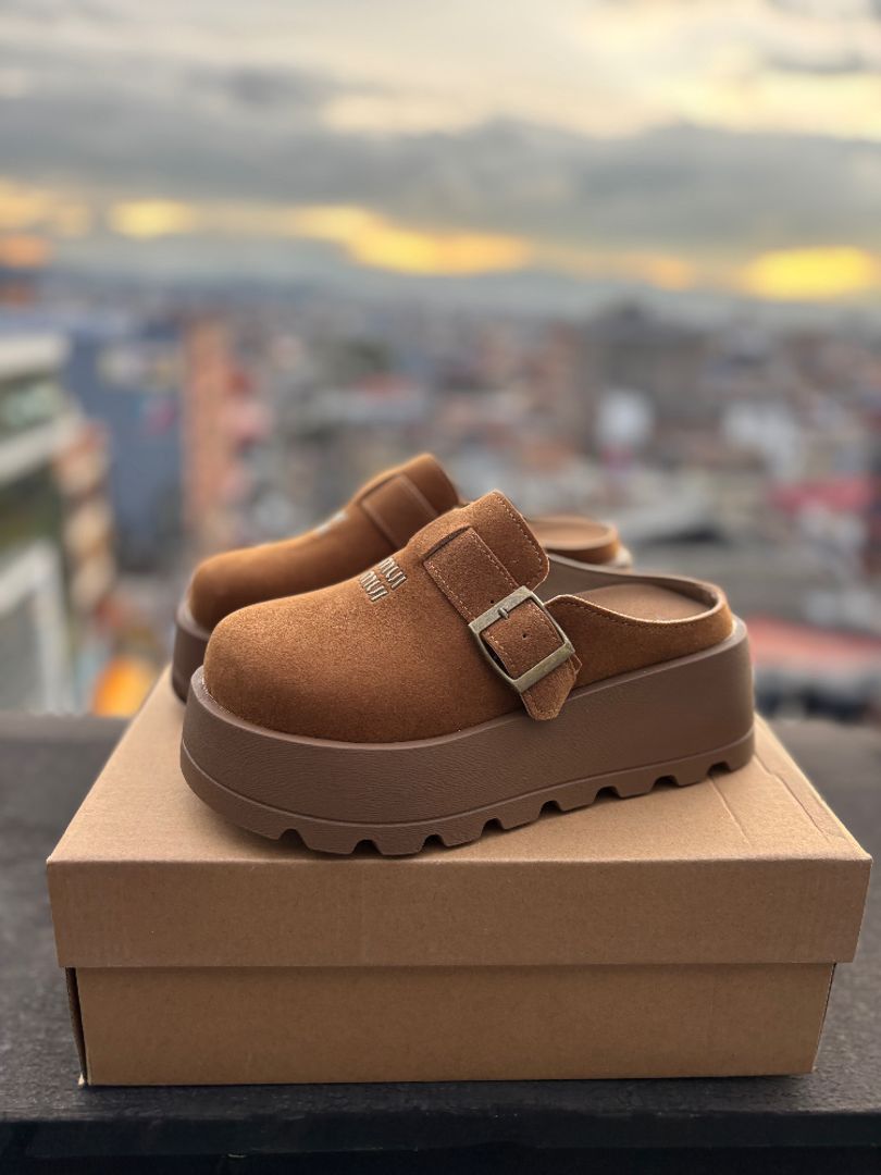 MIU MIUU TENIS CAFÉ 