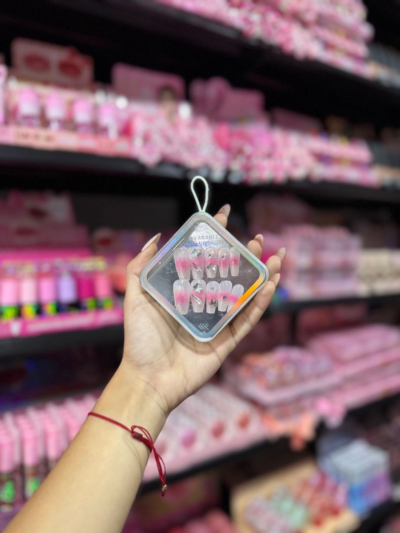 Set de Uñas Postizas Press-On Miss Trendy
